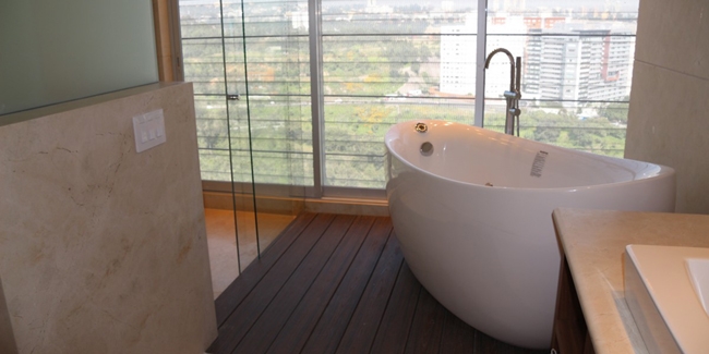 Quelle Surface Et Contraintes Pour Poser Une Baignoire A Porte