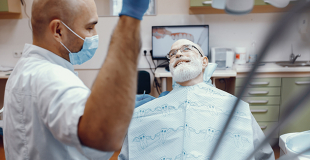 Implants dentaires : quel prix et remboursement Sécu et mutuelle